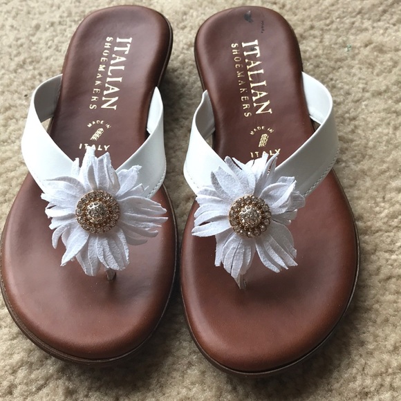 Italian Shoemakers Shoes - Stylish daisy sandals